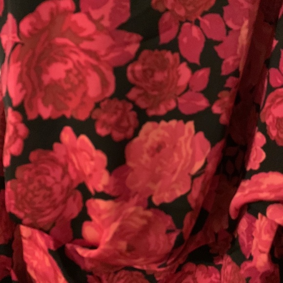 One shoulder, irregular hem, floral print dress. Size large - Picture 4 of 8